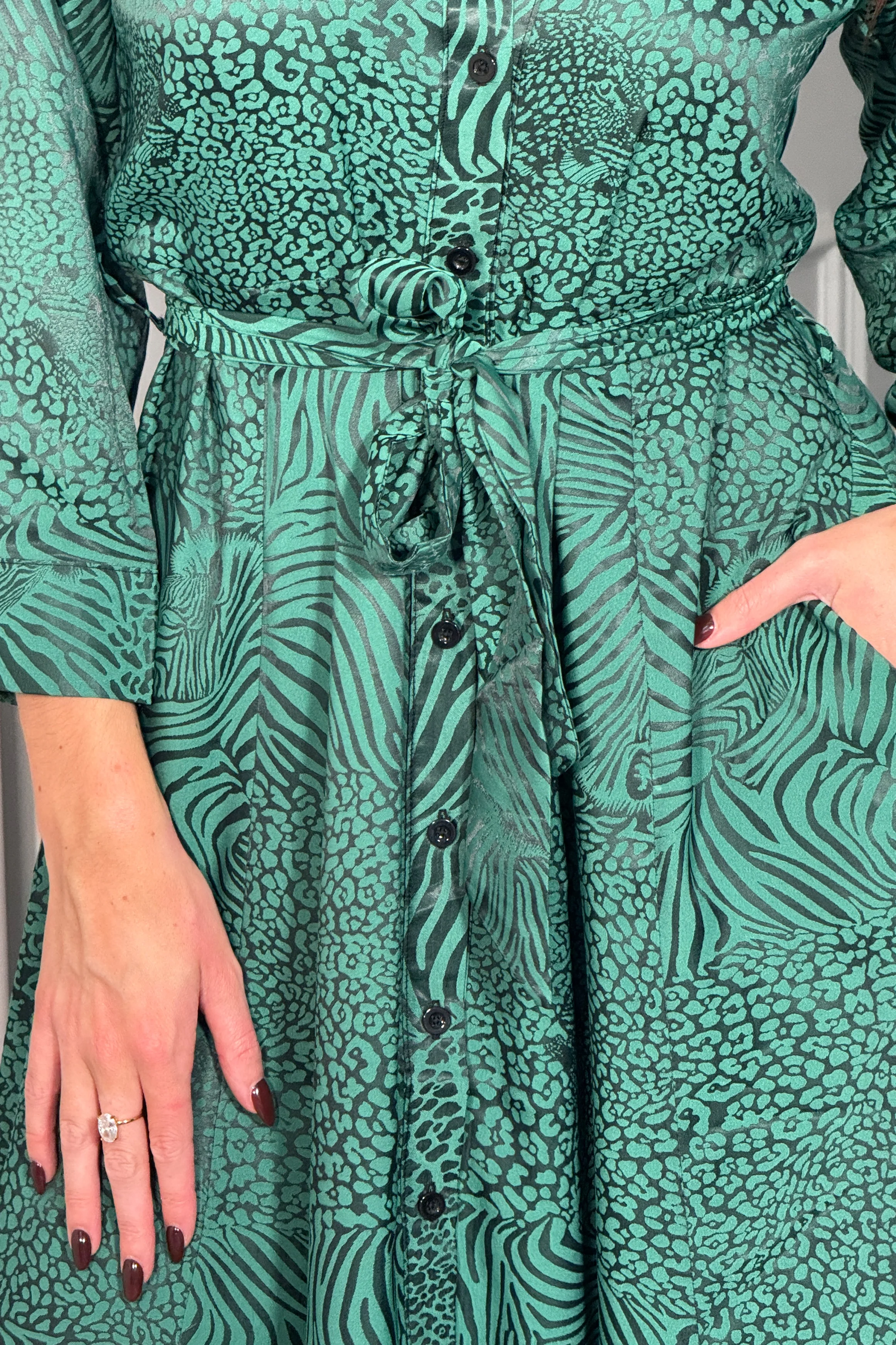 Angela Long Sleeve Maxi Shirt Dress Green Animal - Image 3