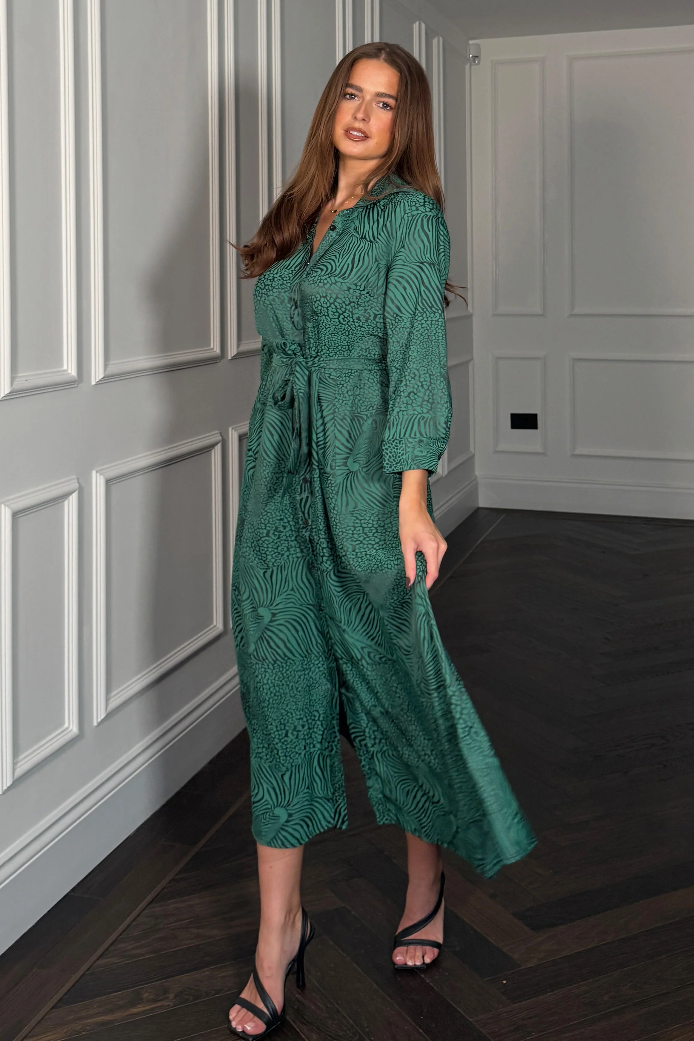 Angela Long Sleeve Maxi Shirt Dress Green Animal - Image 4