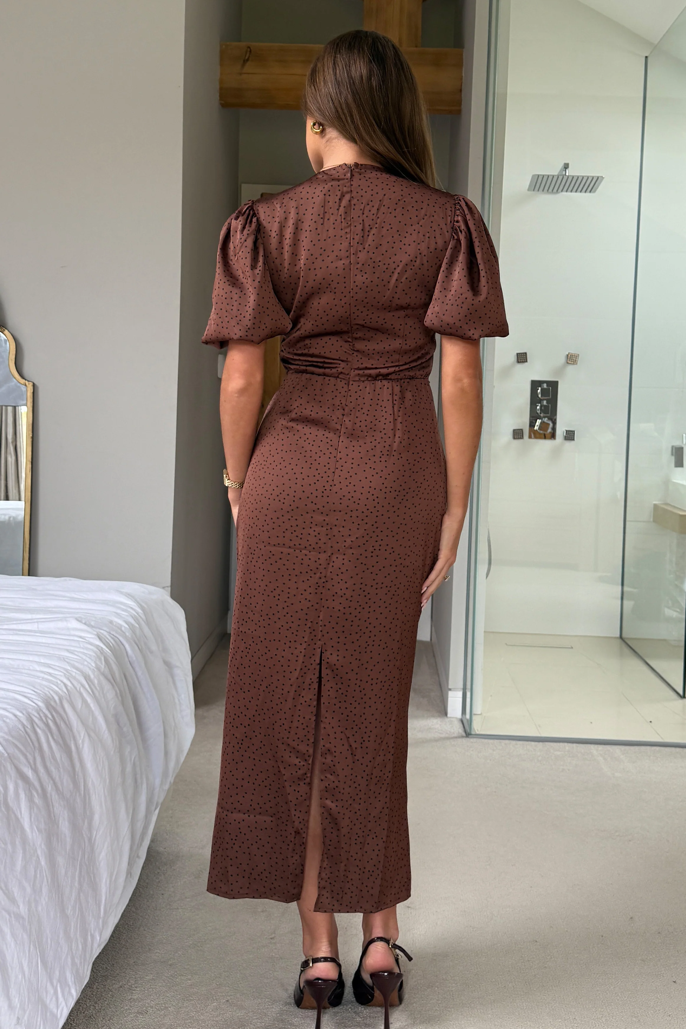 Clare V-Neck Ruched Detailing Brown Polka Midi Dress - Image 5