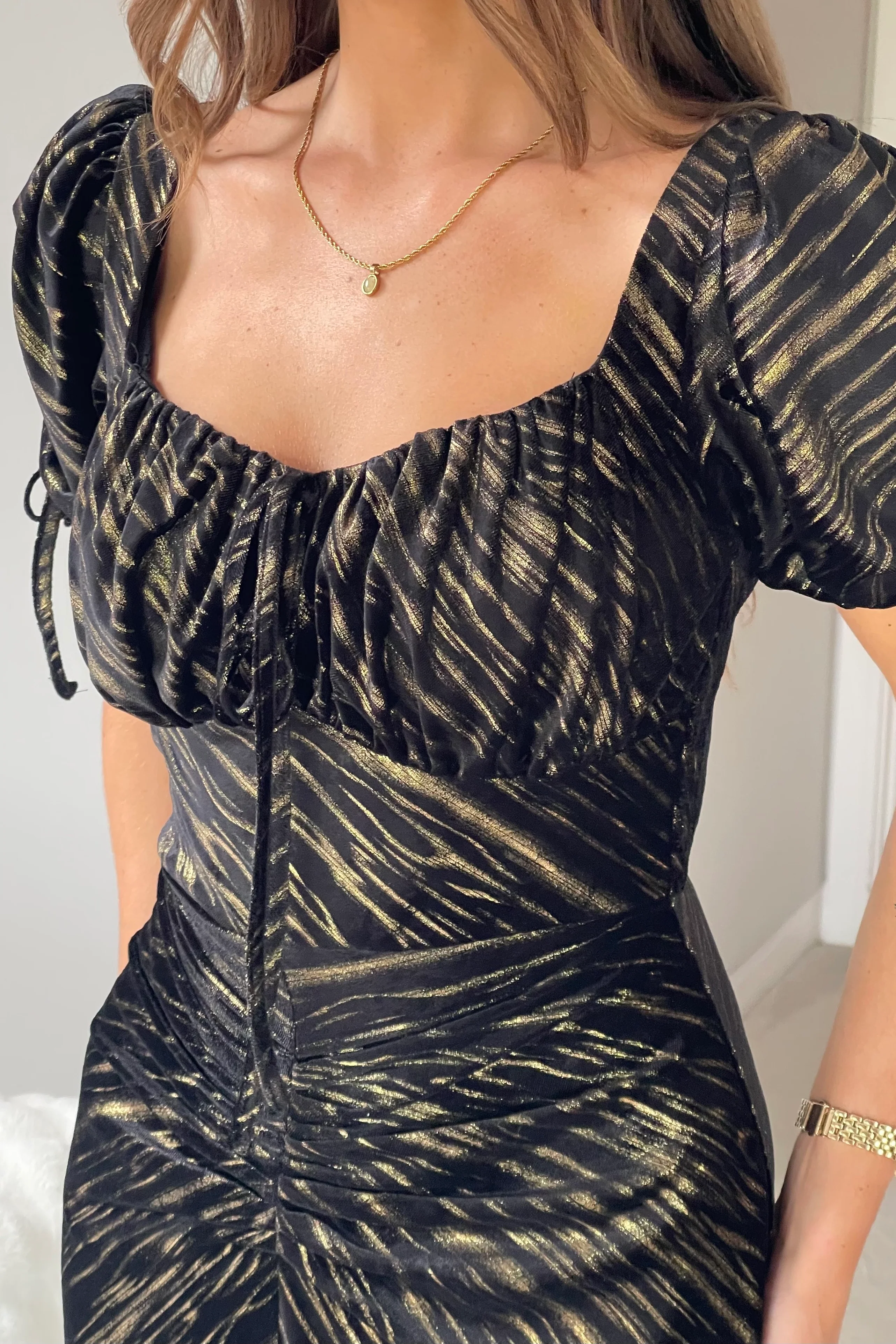 Dove Ruched Detail Velvet Midi Dress Black And Gold - Image 2