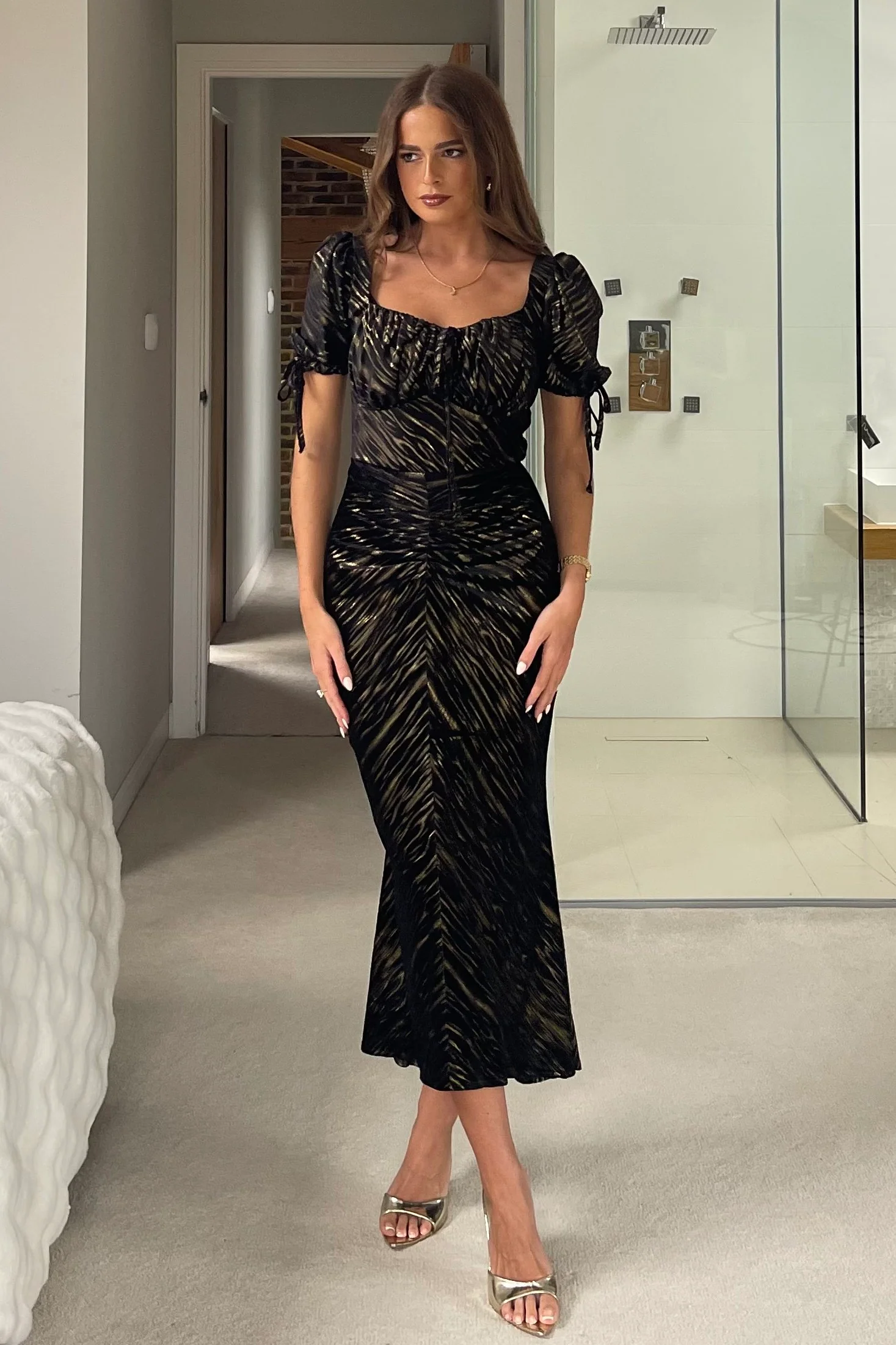 Dove Ruched Detail Velvet Midi Dress Black And Gold - Image 4