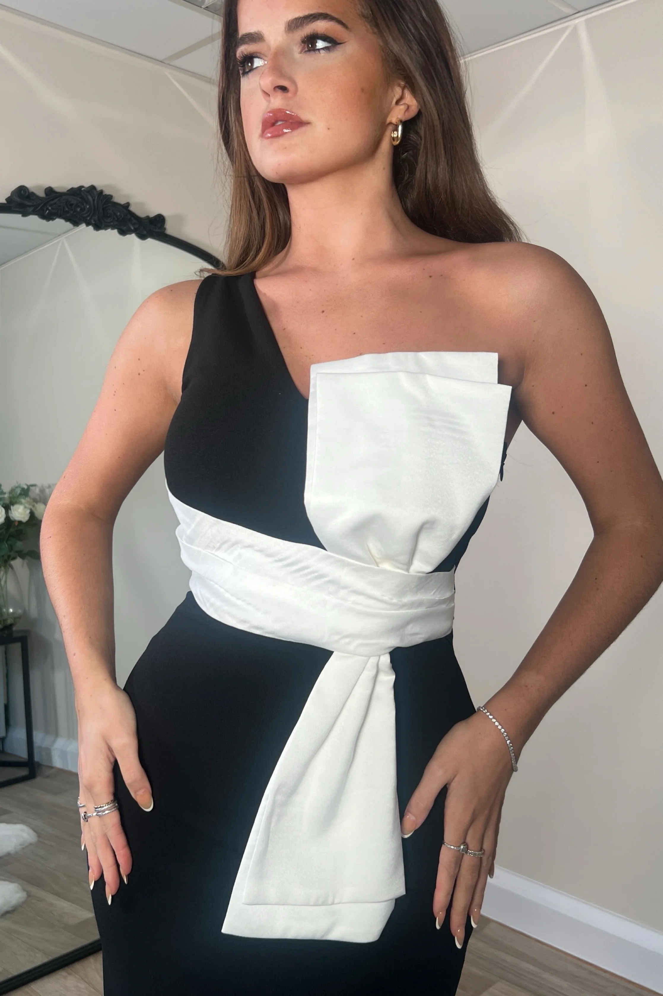 Emani Black Dress With White Bow - Image 2