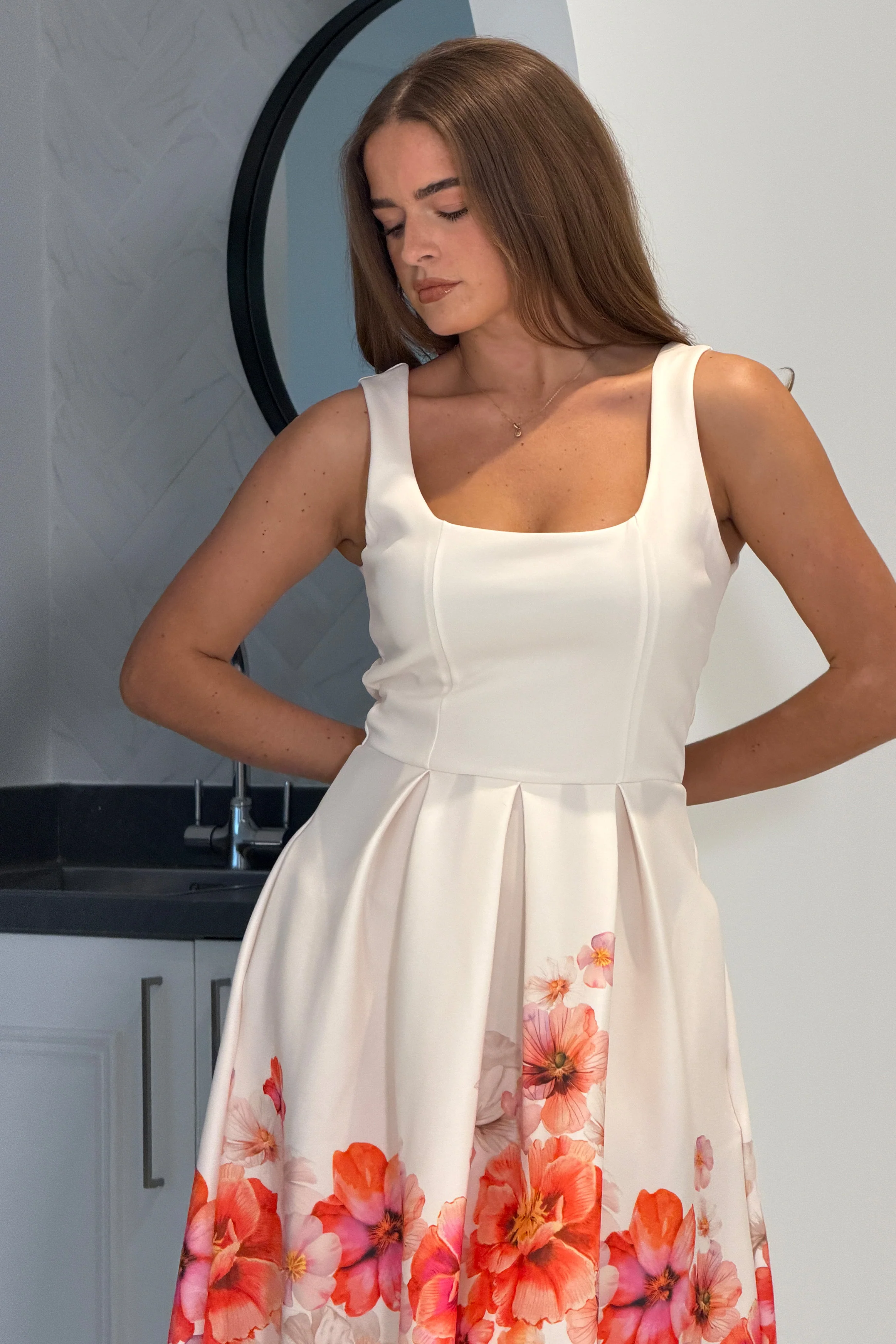 Erica Square Neck Pleated Midi Dress Floral print - Image 2