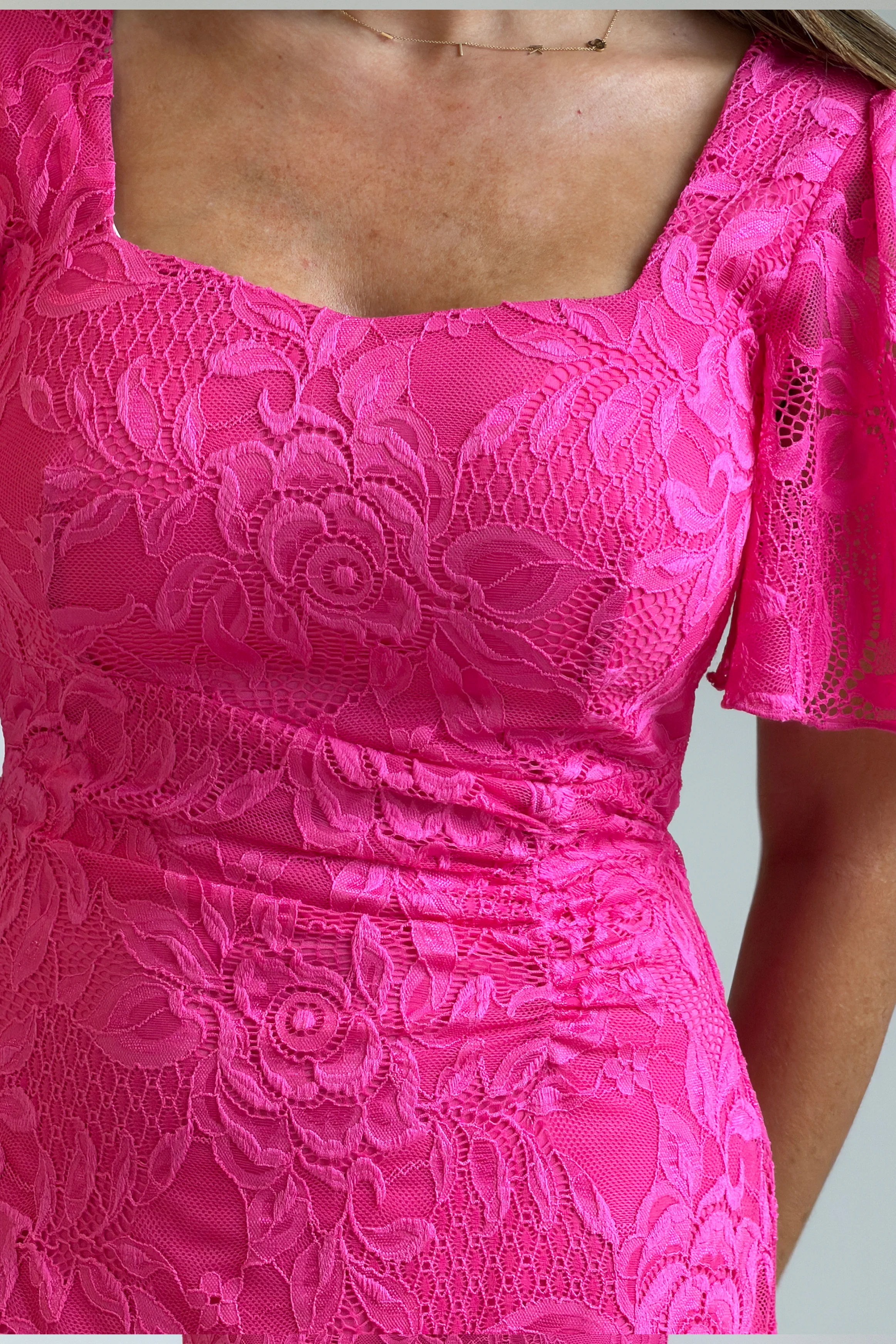 Heidi Lace Ruched Midi Dress Pink - Image 4