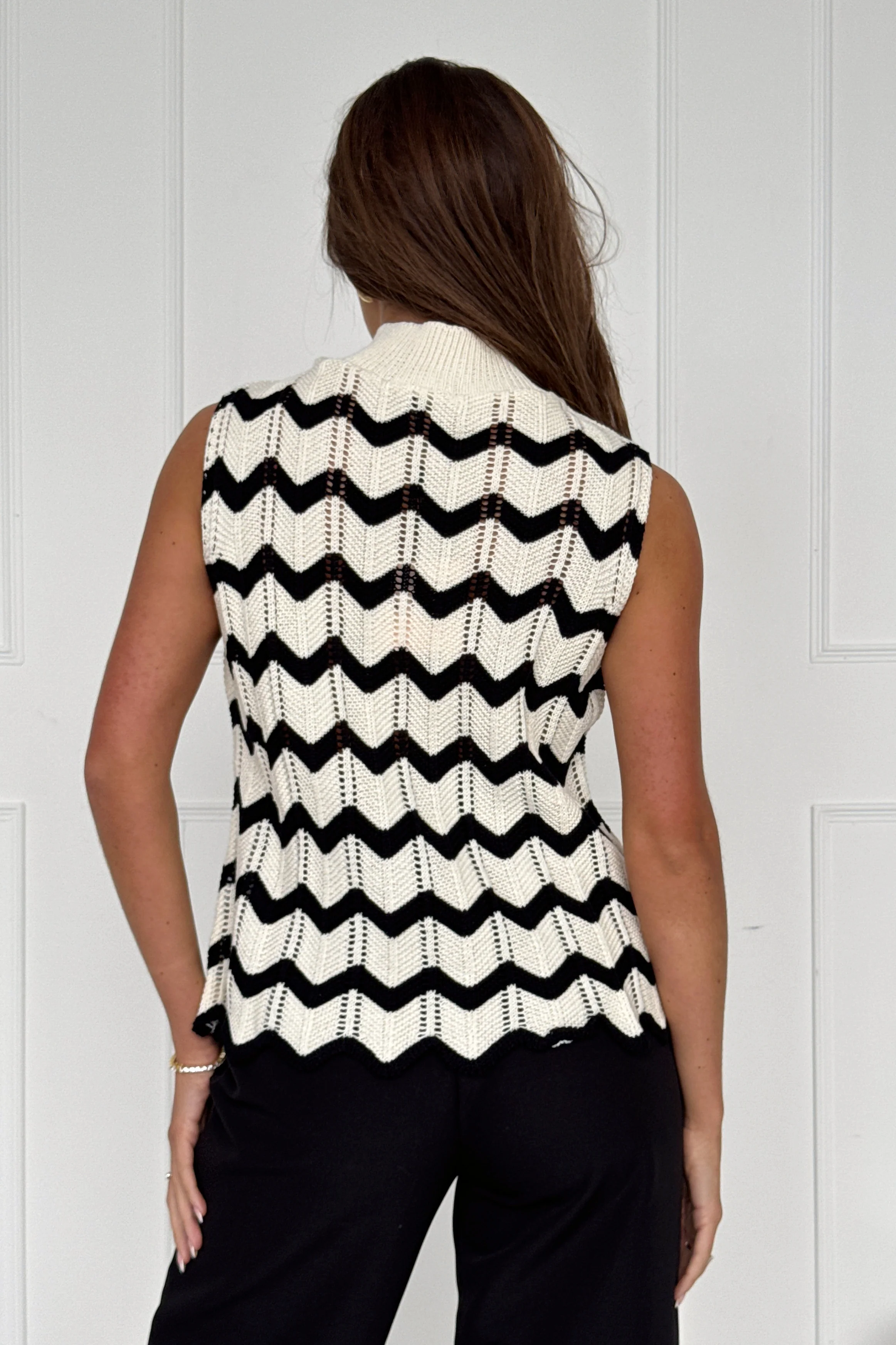 Jada Monochrome Crochet Chevron Top - Image 5