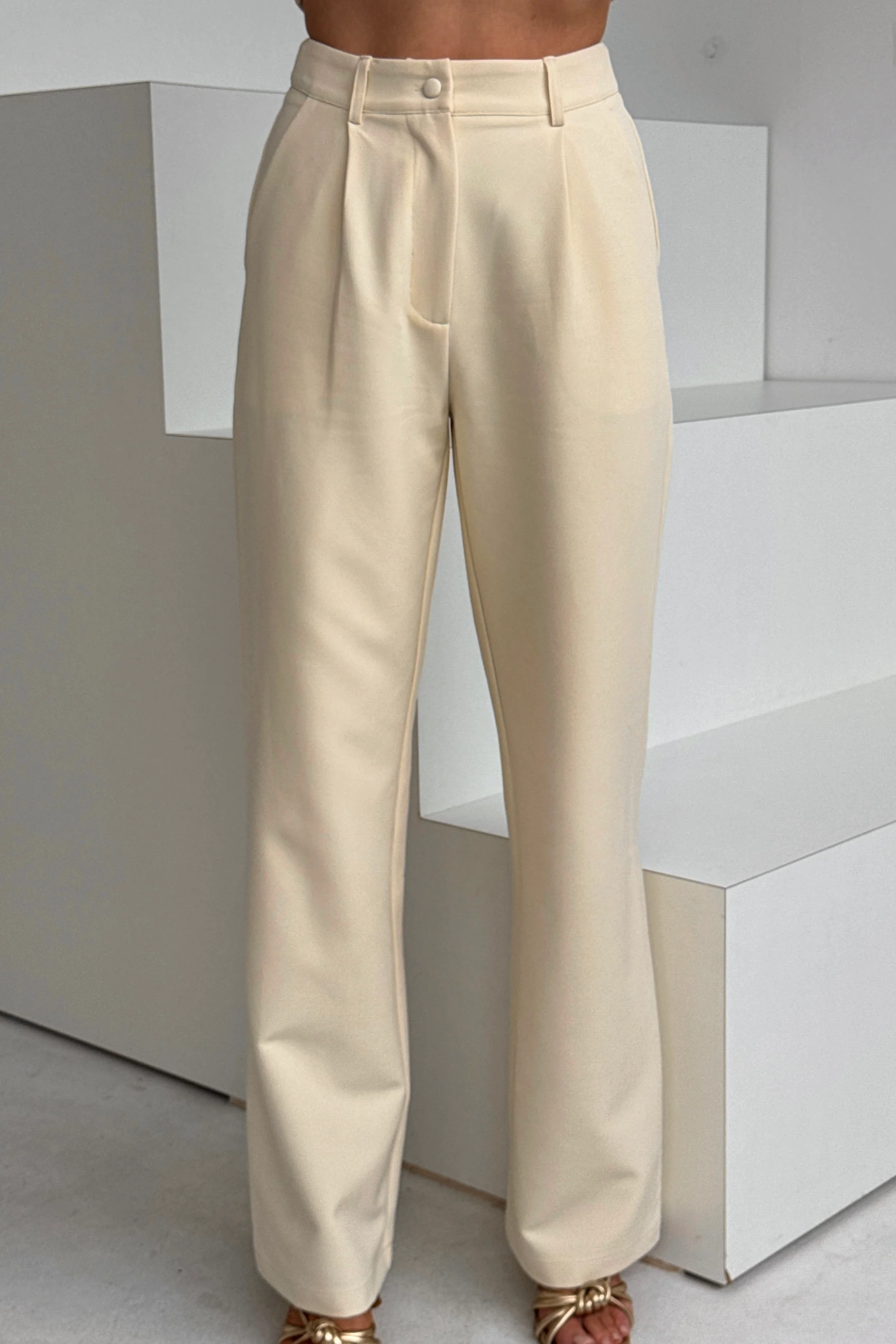 Jo Pleat Detail Tailored Trouser Ivory - Image 3