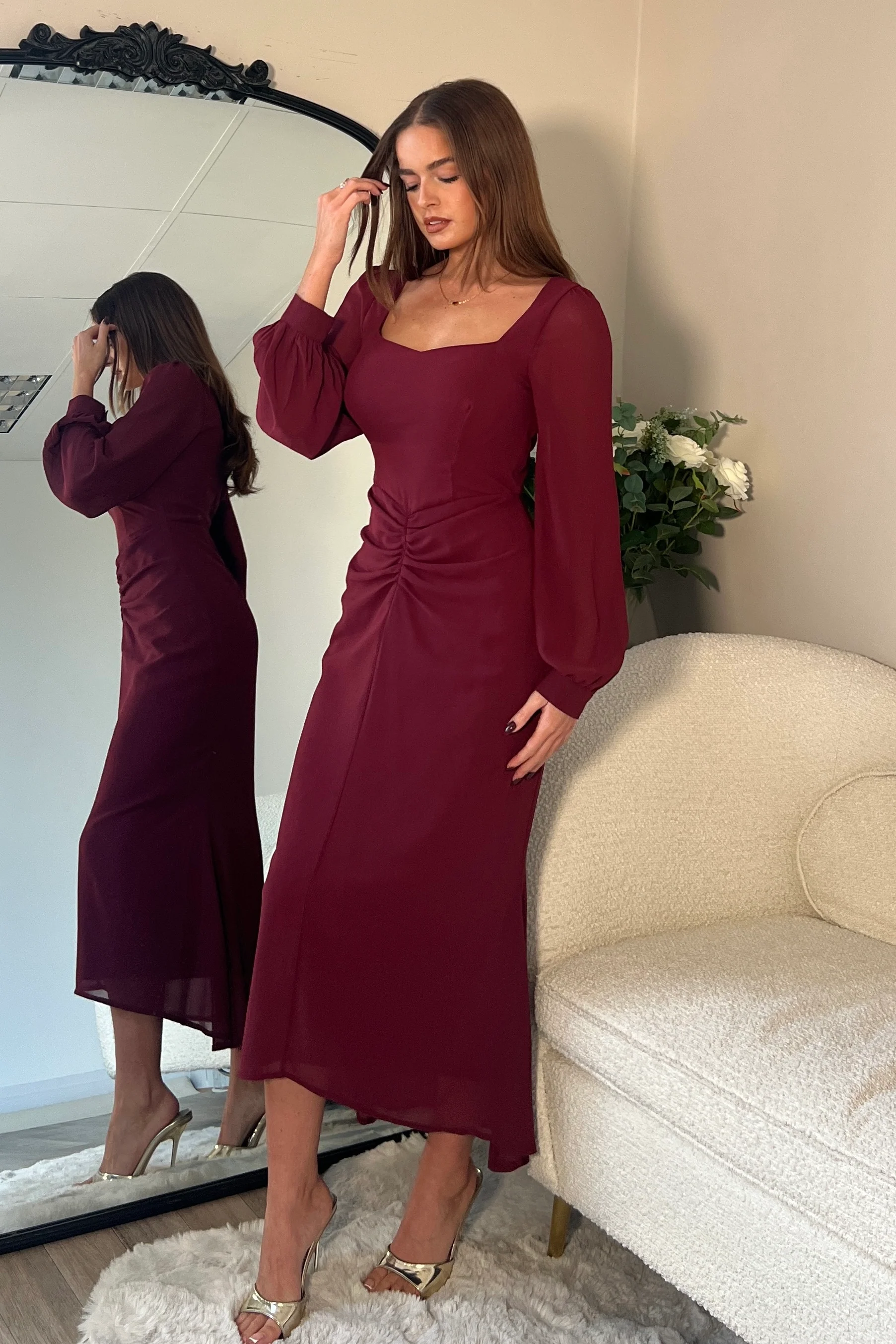 Mina Sweetheart Neckline Ruched Detail Midi Dress Berry - Image 3