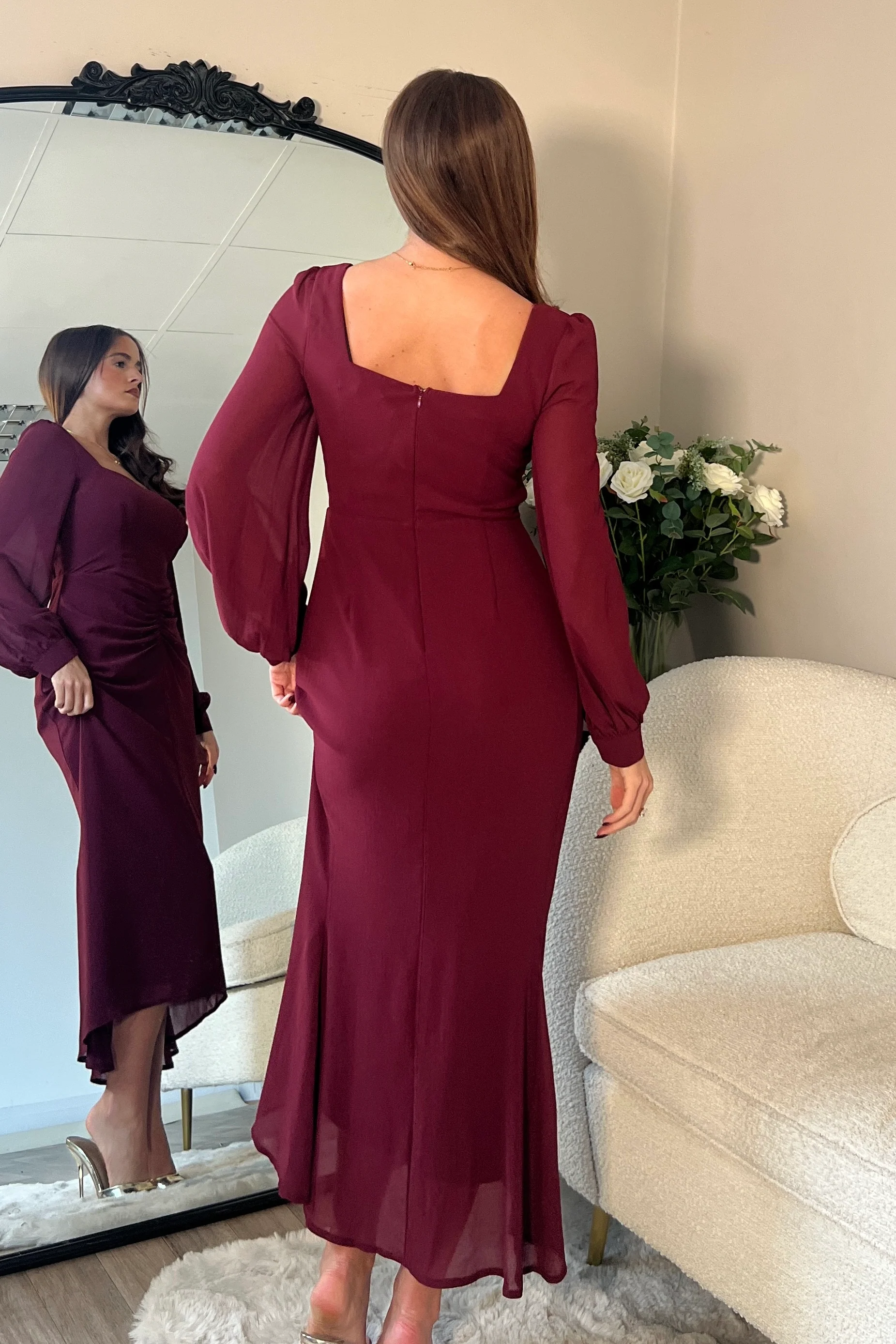 Mina Sweetheart Neckline Ruched Detail Midi Dress Berry - Image 4