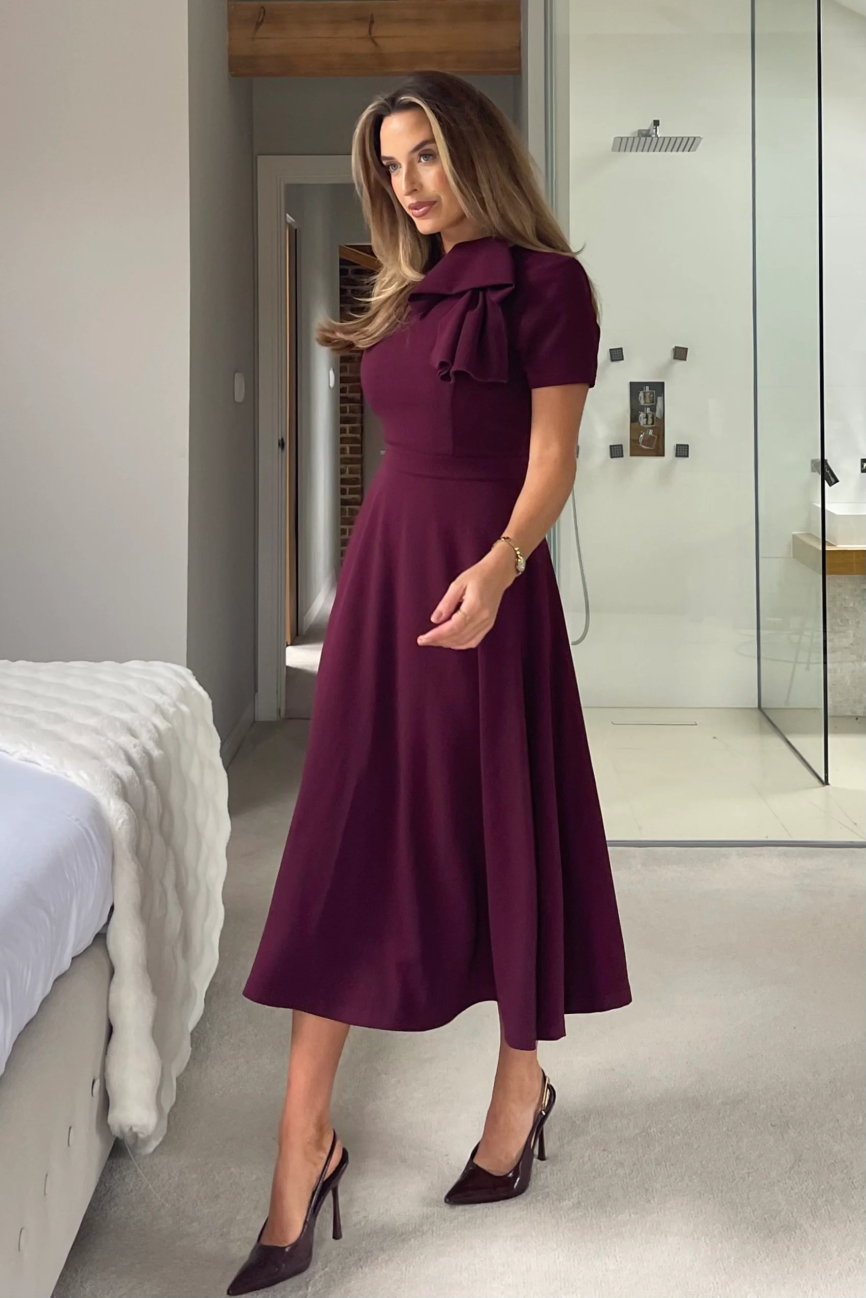Minta Bow Detail Short Sleeve Midi Dress Plum - Image 4