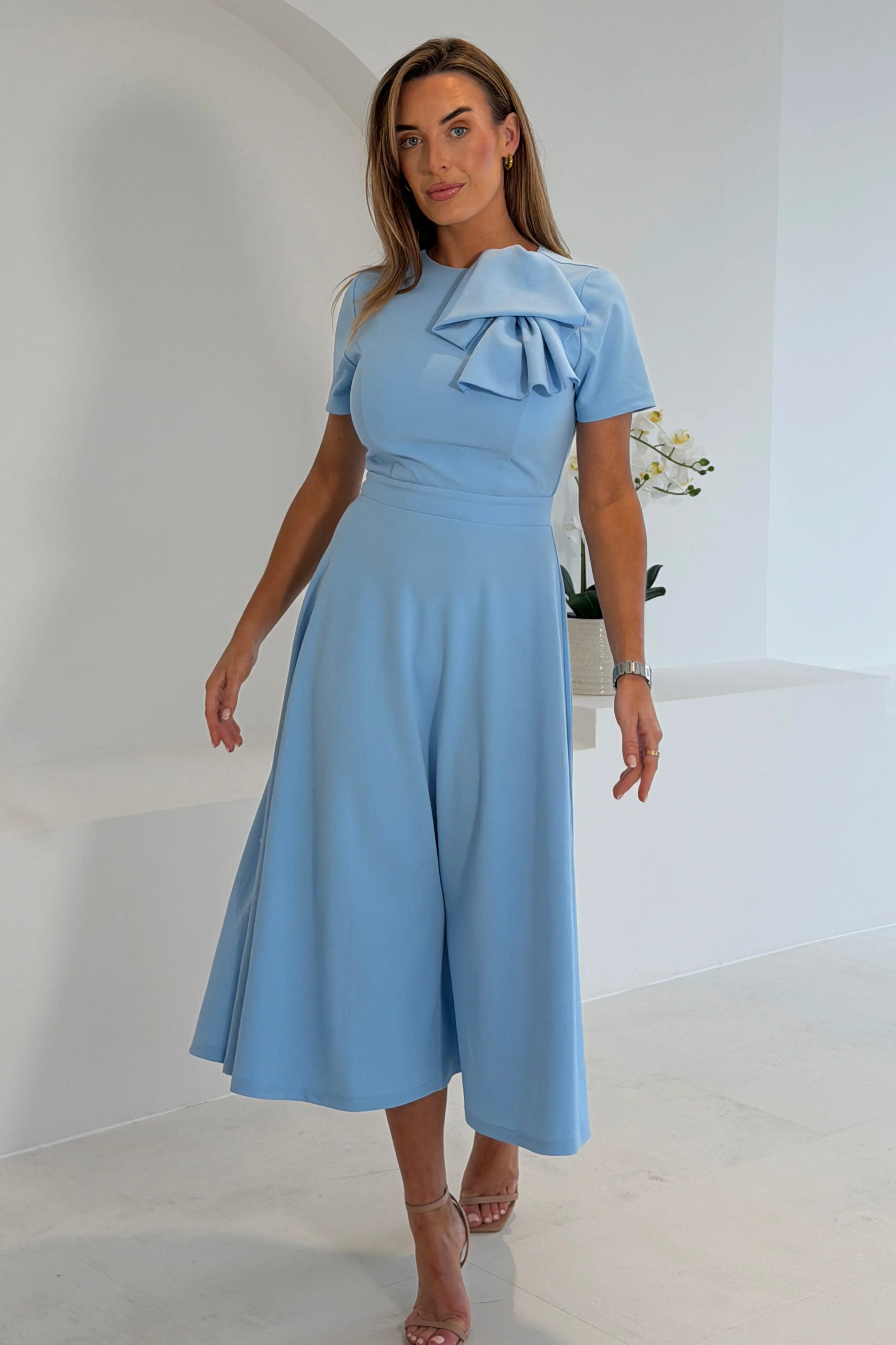 Minta Bow Detail Short Sleeve Midi Dress Sky - Image 3