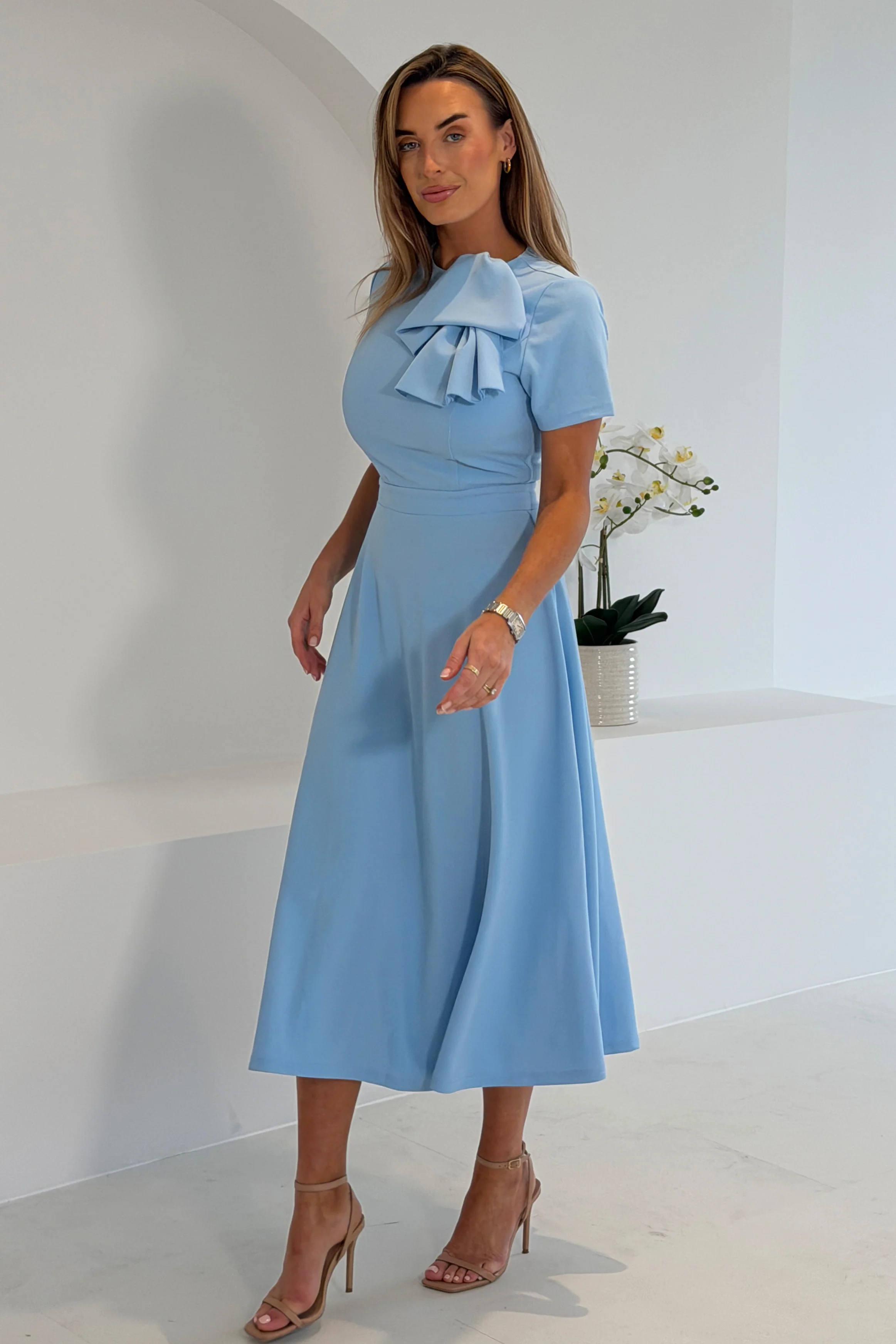 Minta Bow Detail Short Sleeve Midi Dress Sky - Image 4