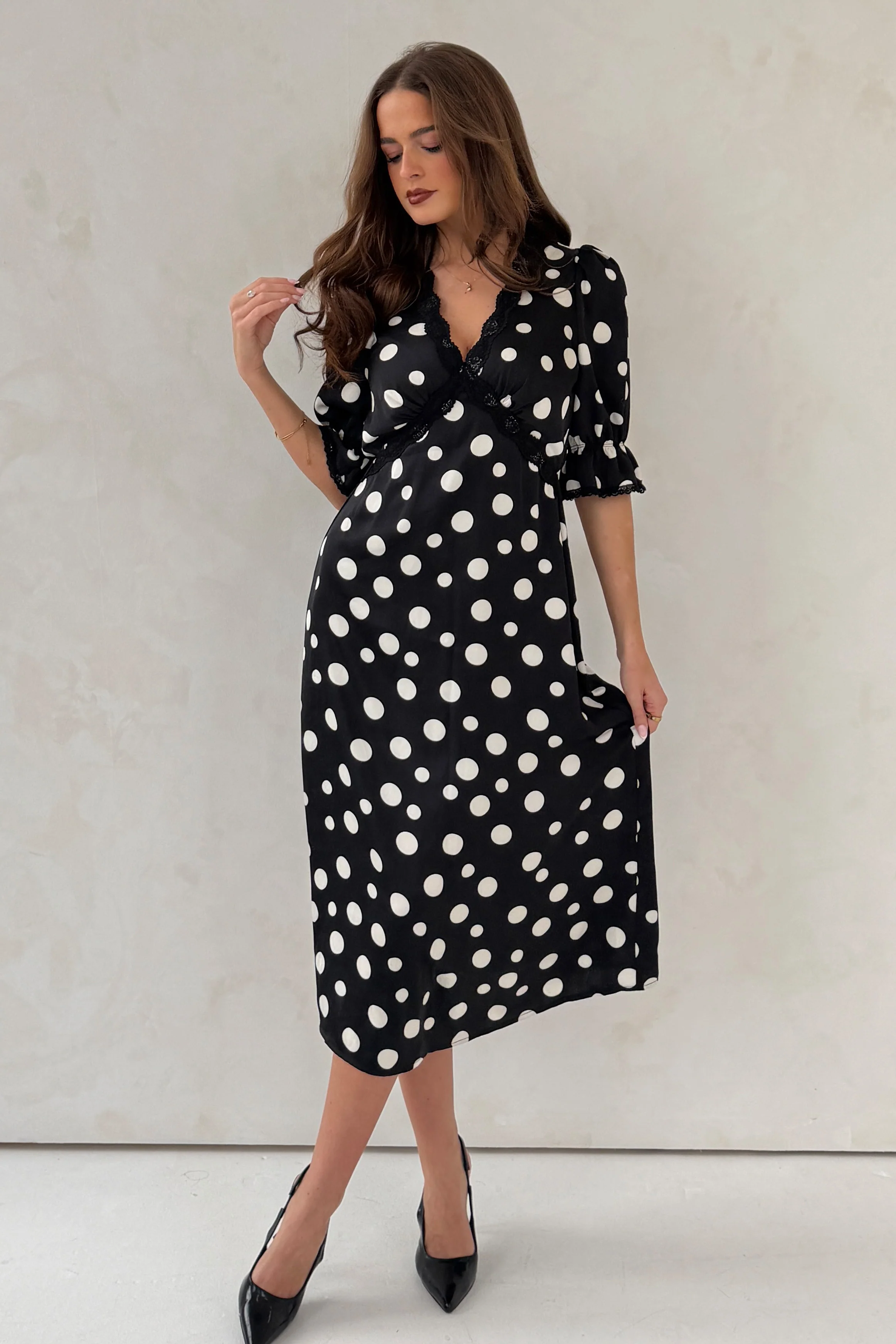 Sharon V-Neck Puff Sleeve Black Polka Midi Dress - Image 5