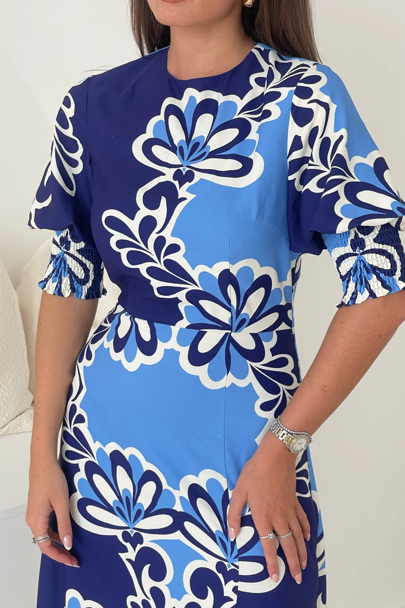 Shayla Blue Print Shirred Cuff Midi Dress - Image 2