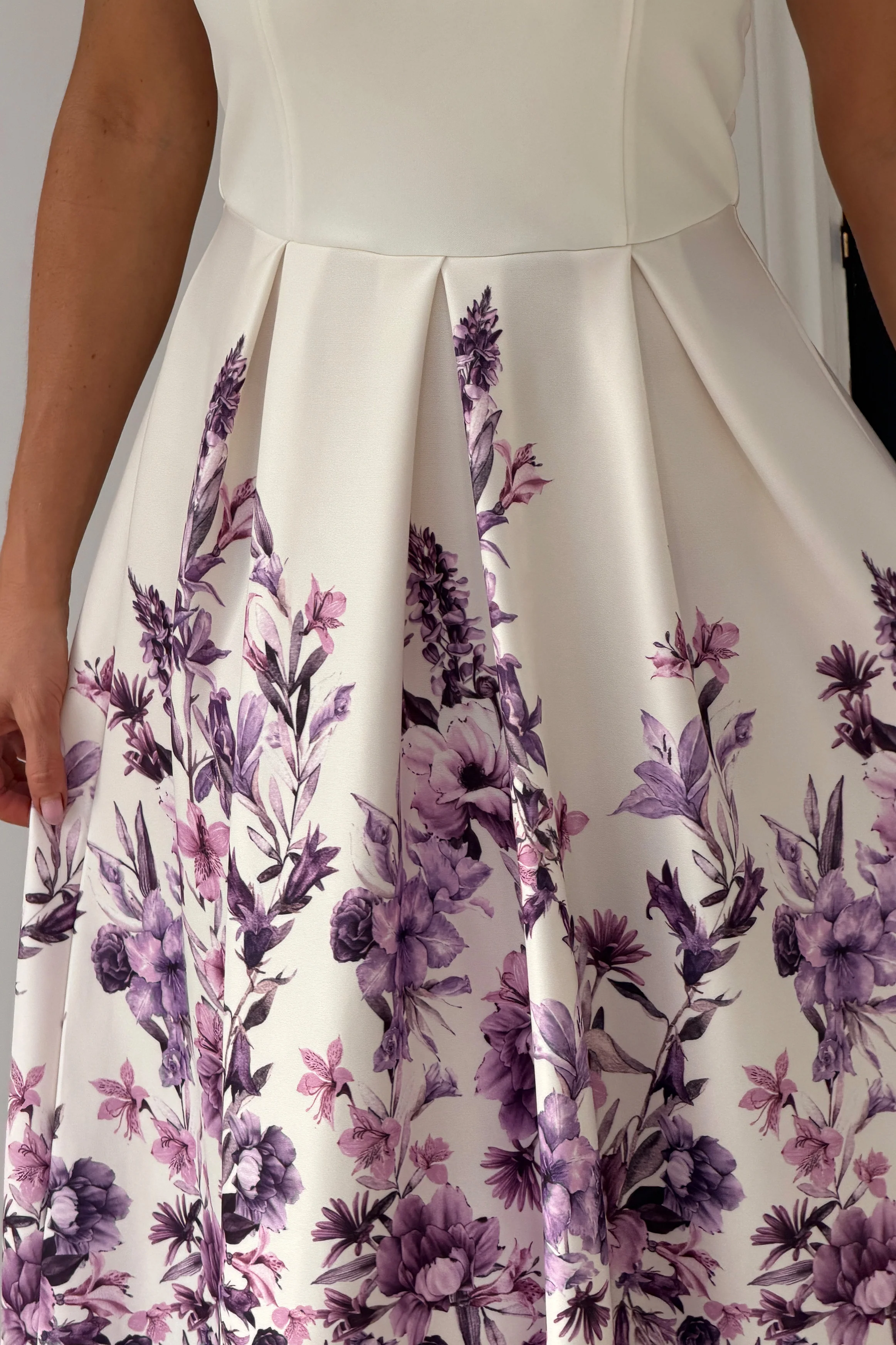 Erica Square Neck Pleated Midi Dress Floral print Ivory - Image 5