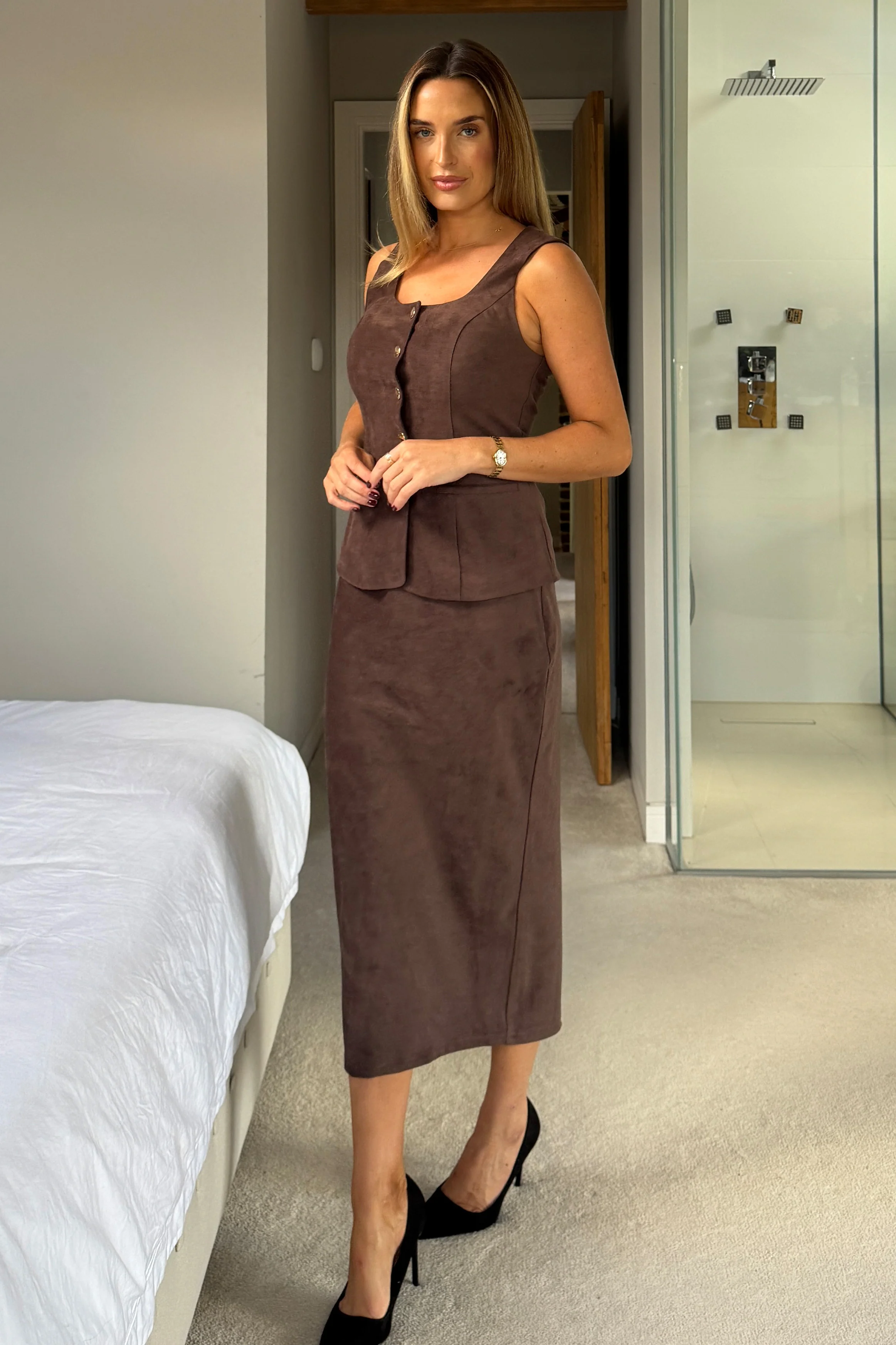 Vicky Reversible Tailored Suede Skirt Chocolate - Image 3